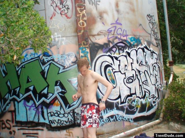 DSC09876_graffiti_tower_photoshoot-trentdude-dot-com.jpg