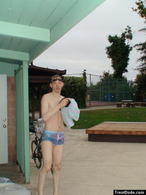 Ibiza Swim brief from Ami Sanzui.com (drying off after a swim)