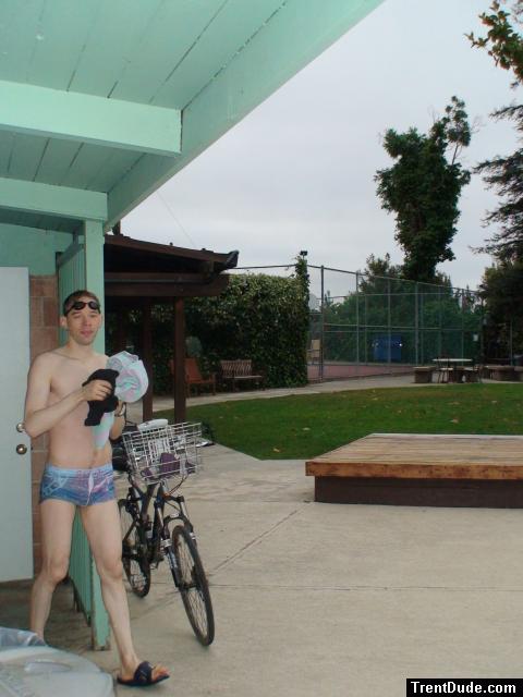 Ibiza Swim brief from Ami Sanzui.com (drying off after a swim)