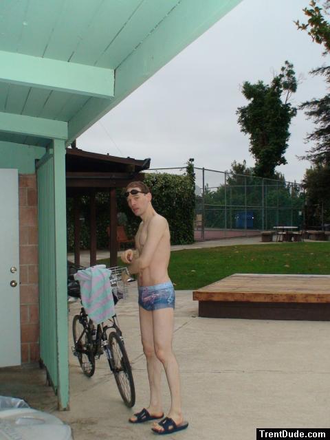 Ibiza Swim brief from Ami Sanzui.com (drying off after a swim)