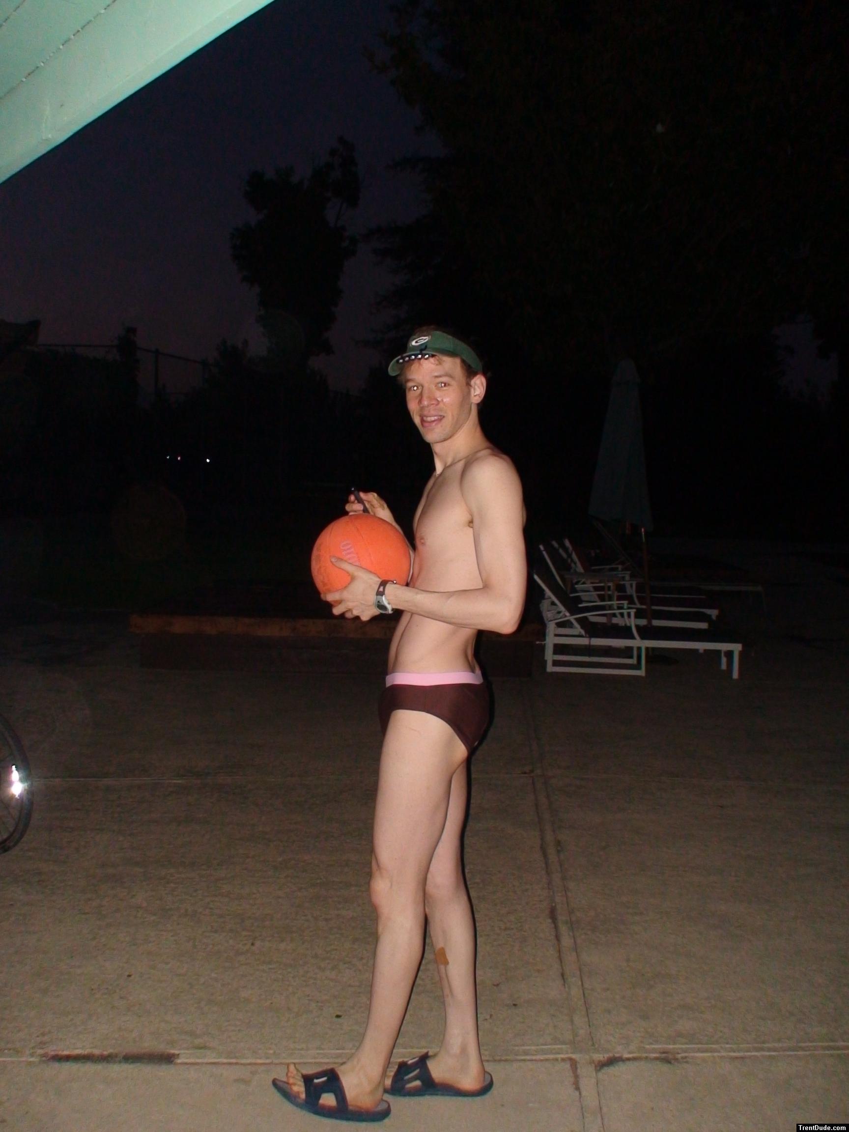 Basketball and Ami Sanzuri punta del sol brief (smile) (best) (curves) (toned)