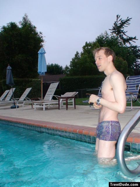 "Psychedelic" square-cut swimsuit from Ami Sanzuri 2009 (smile)