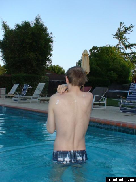 DSC00403-geo-block-swim-brief-TRENTDUDE-DOT-COM.JPG
