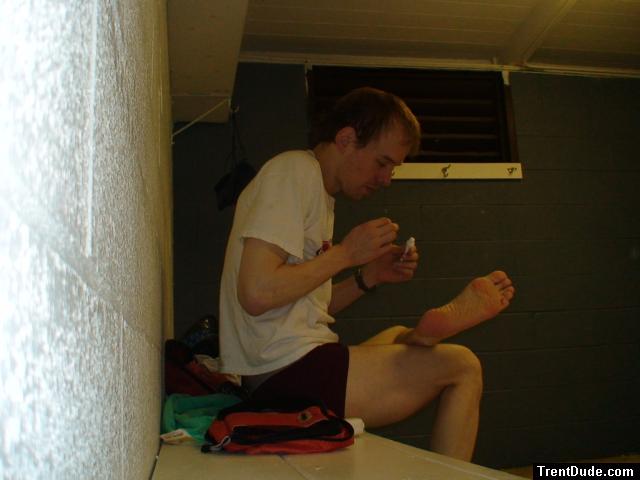 red hanes, feet