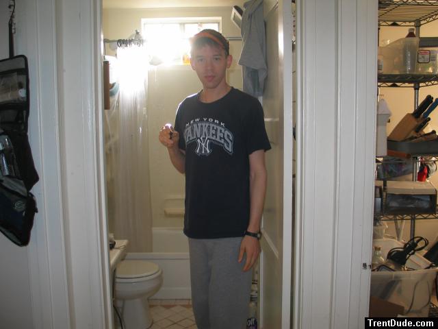 NY Yankes shirt and Giants hat?