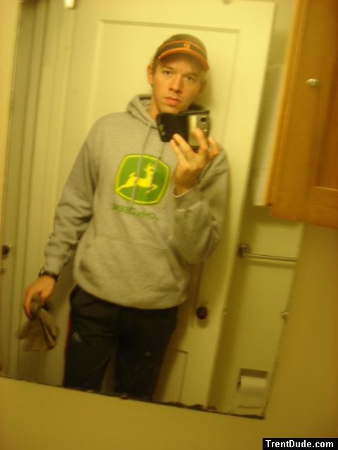 John deere sweat shirt (for sale)