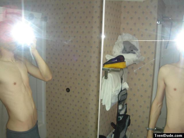 The big mirror is nice.