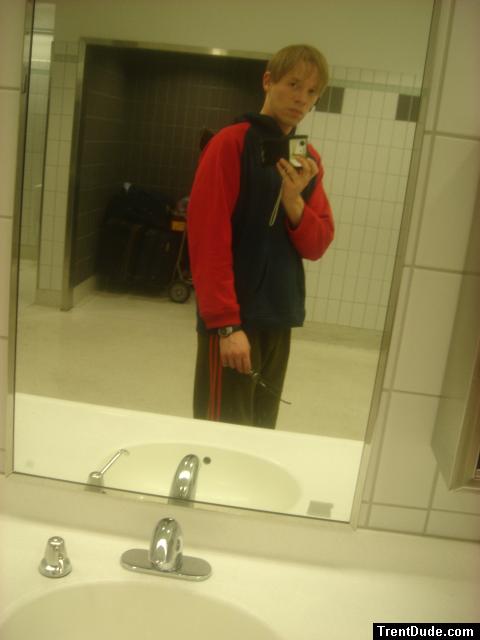 Sweat pants modeling at the OAK airport bathroom (Addidas sweat pants, USA hoodie)