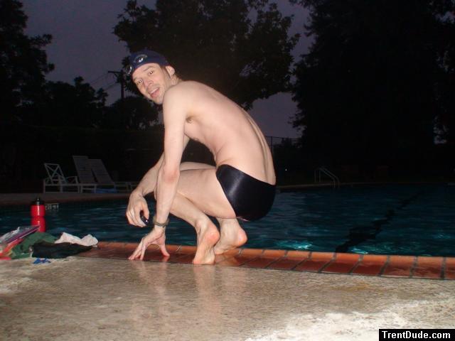 Swim team speedo size 30 inch (feet)