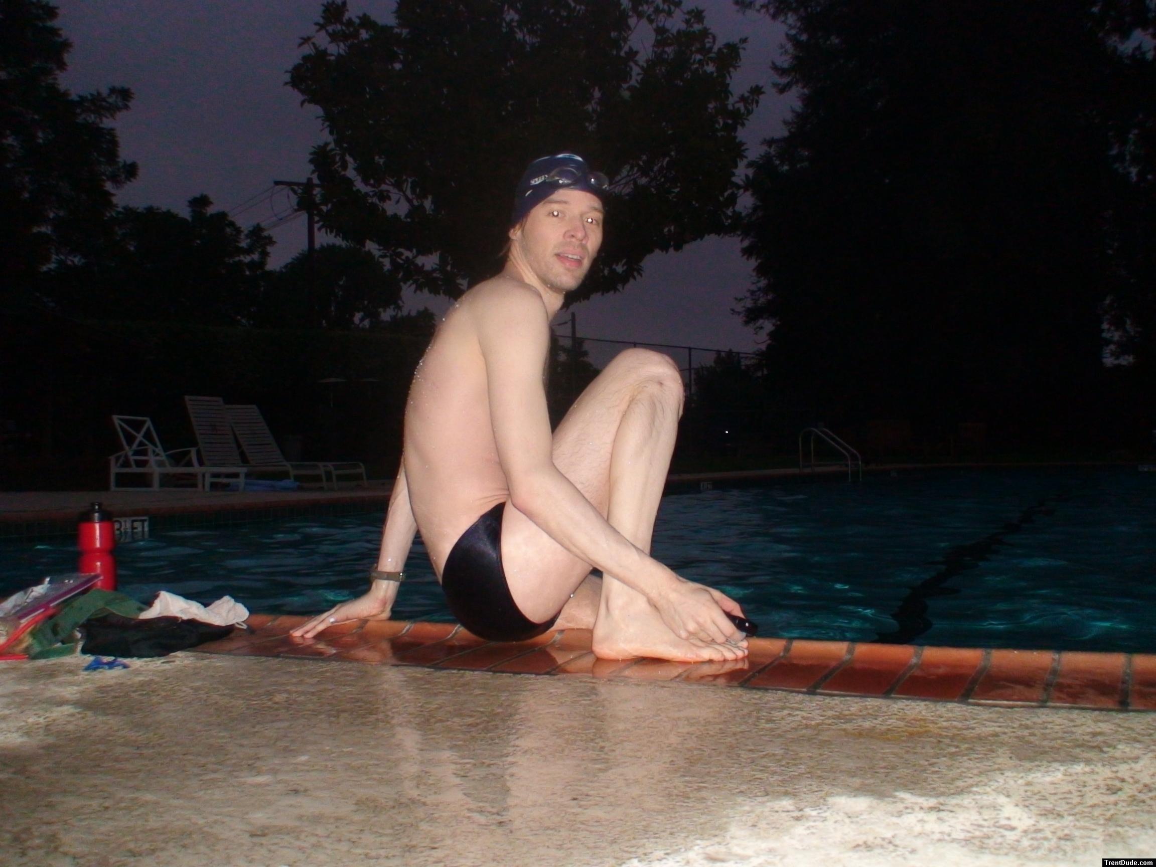 Swim team speedo size 30 inch (feet)