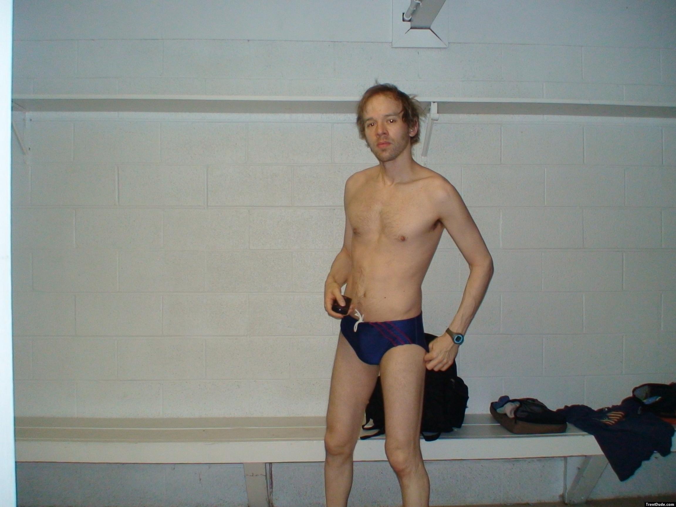 Blue speed / red stripe morning swim