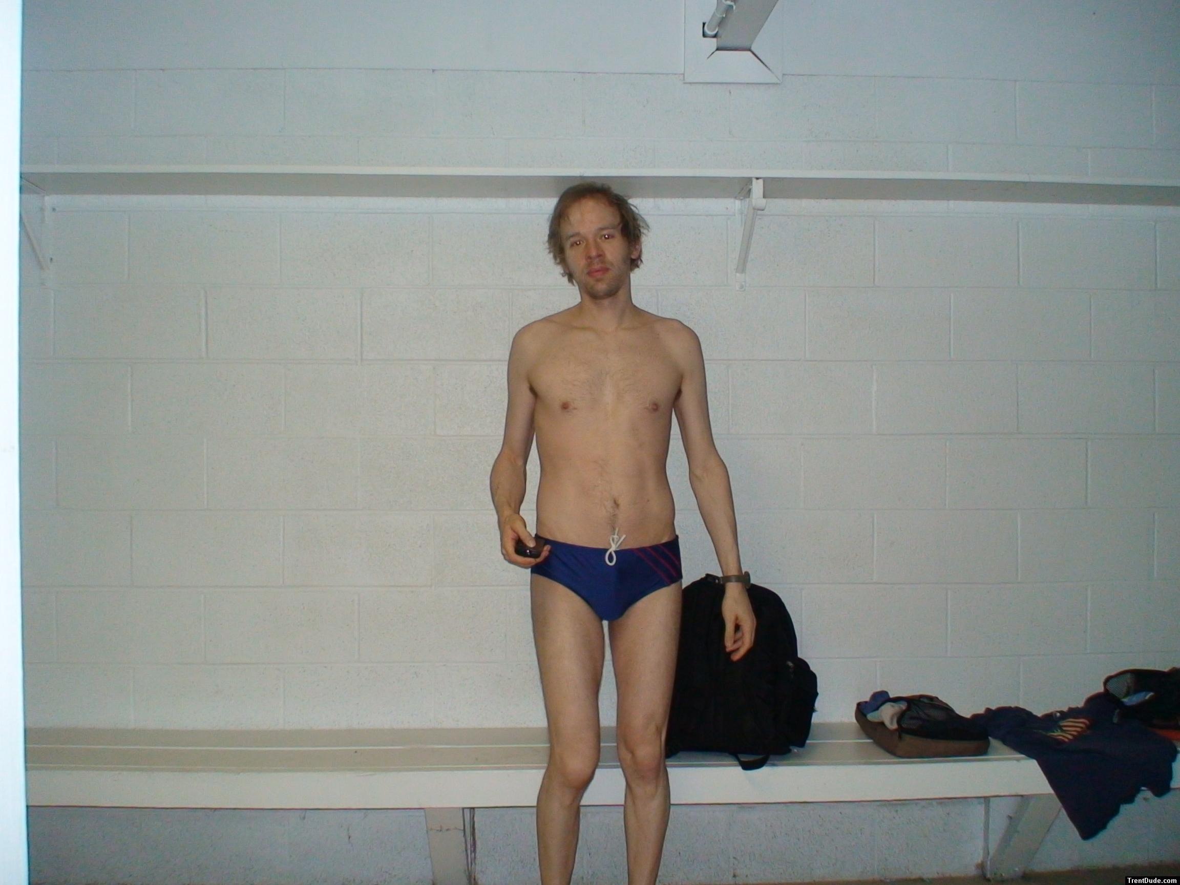 Blue speed / red stripe morning swim