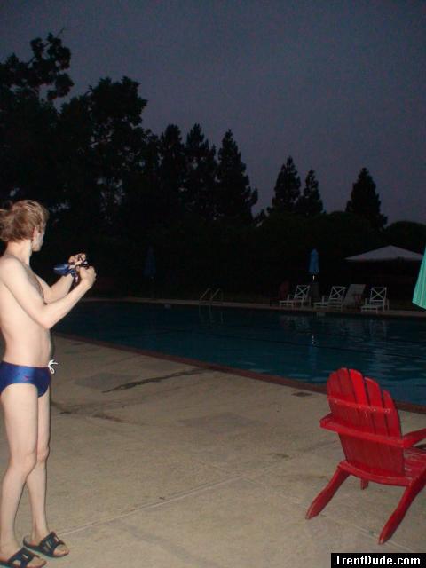 Blue speed / red stripe morning swim