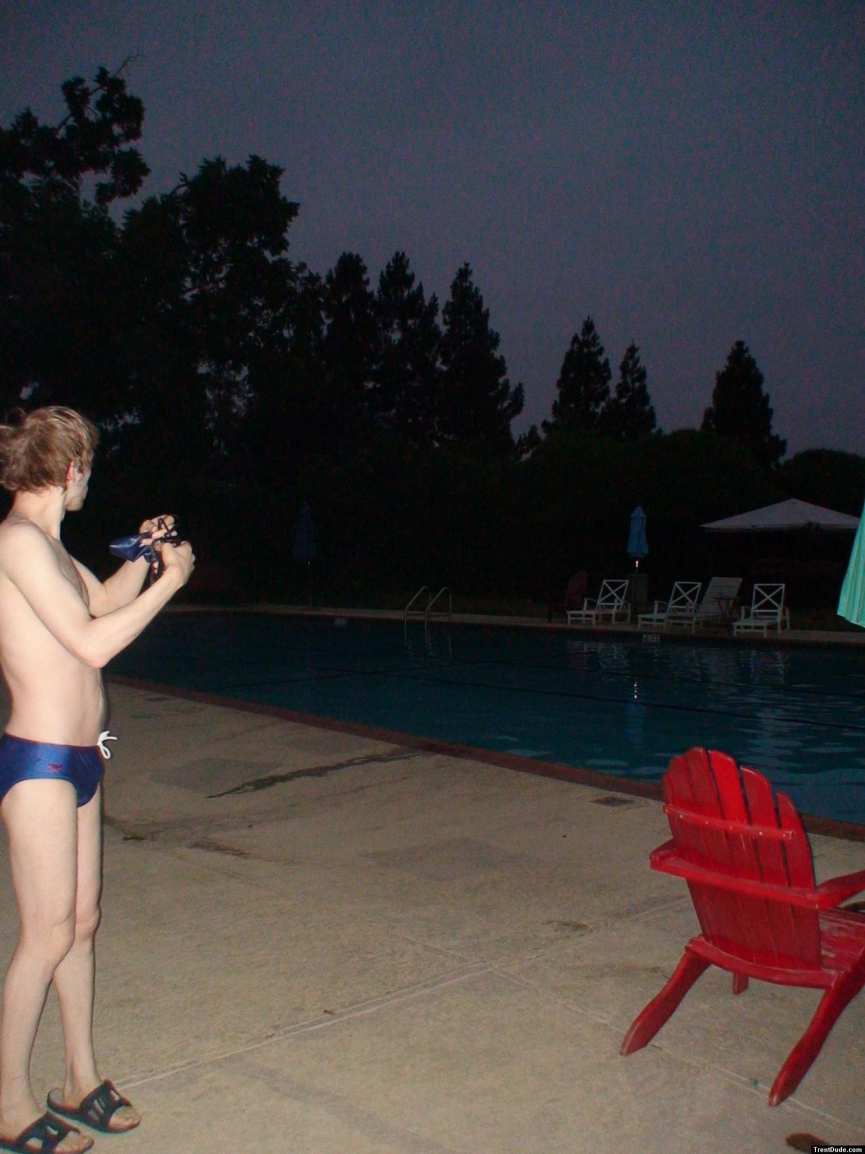 Blue speed / red stripe morning swim