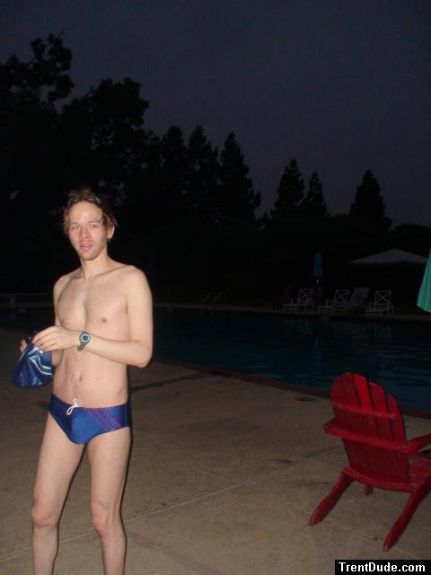 Blue speed / red stripe morning swim