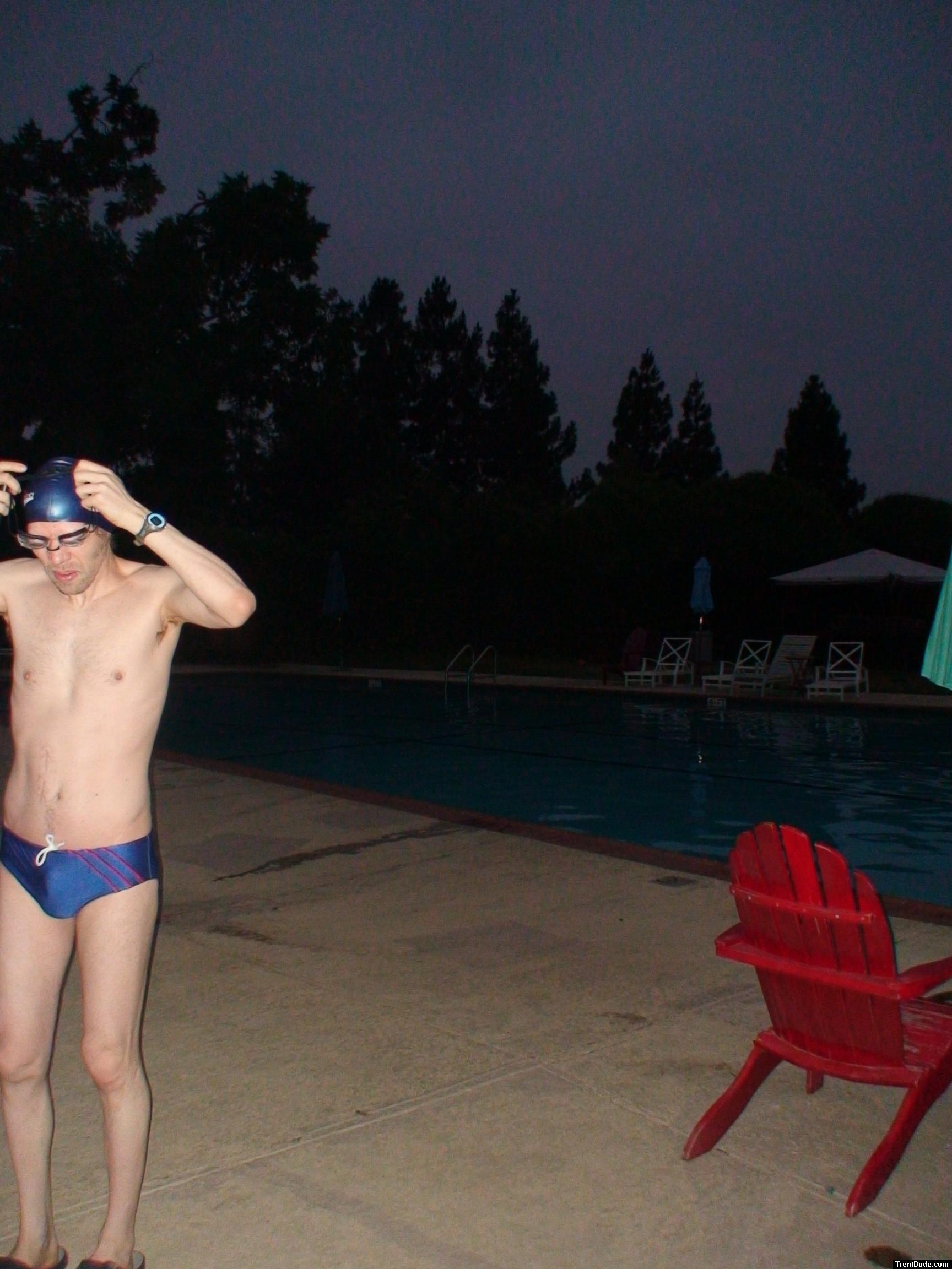 Blue speed / red stripe morning swim