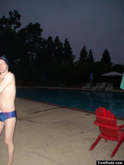 Blue speed / red stripe morning swim