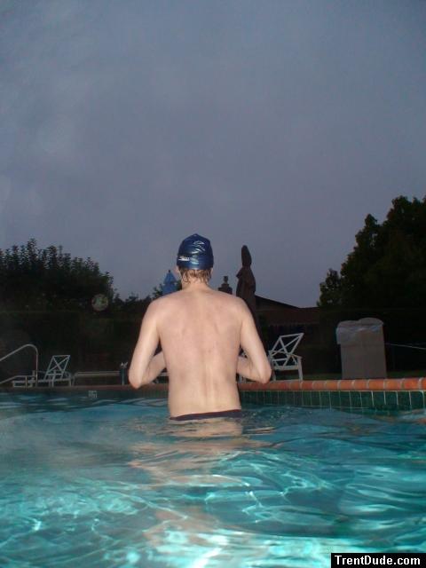 Blue speed / red stripe in the morning