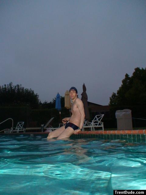 Blue speed / red stripe