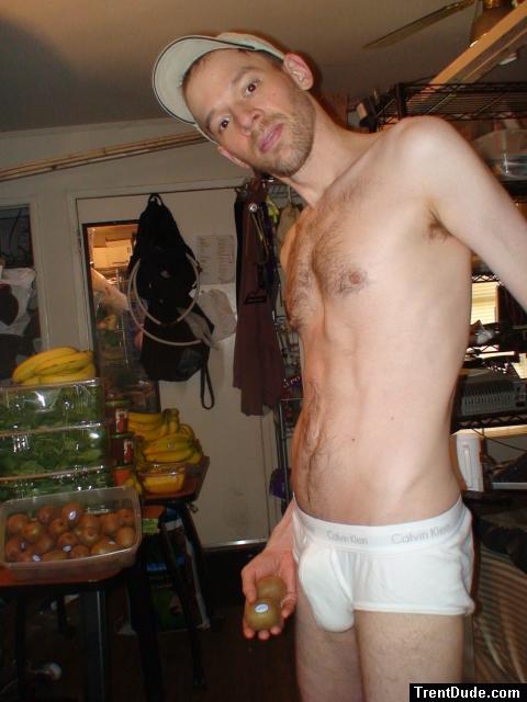 Kiwis from Chile and Italy, Californian organic kiwis the best