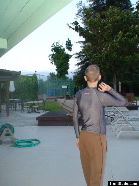 Grey rashguard (short hair)