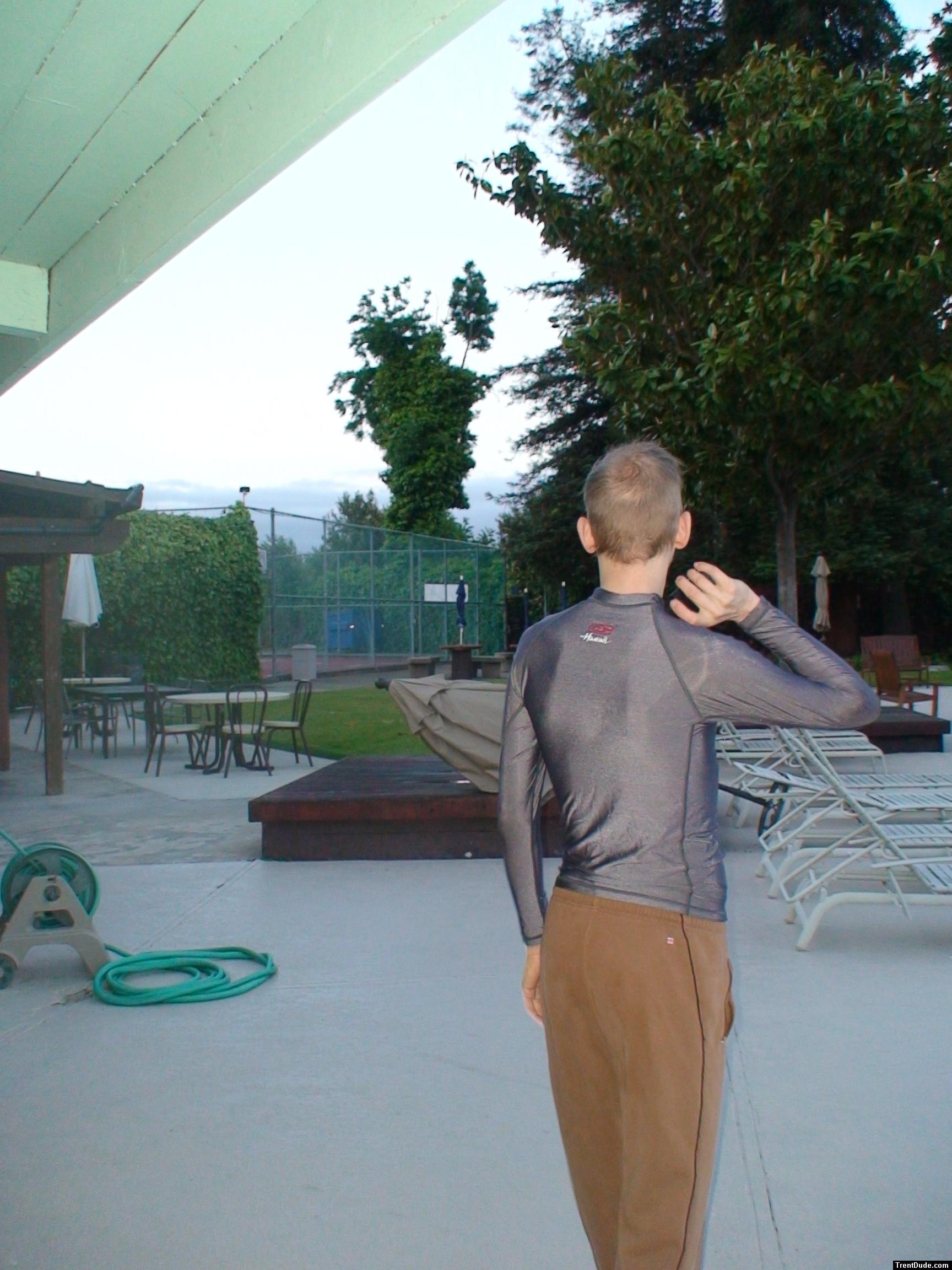 Grey rashguard (short hair)