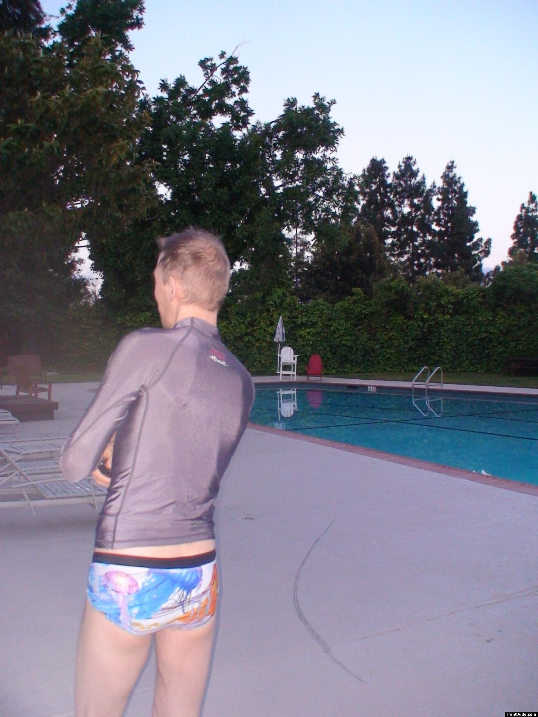 150 lbs, 10% body fat (rear)