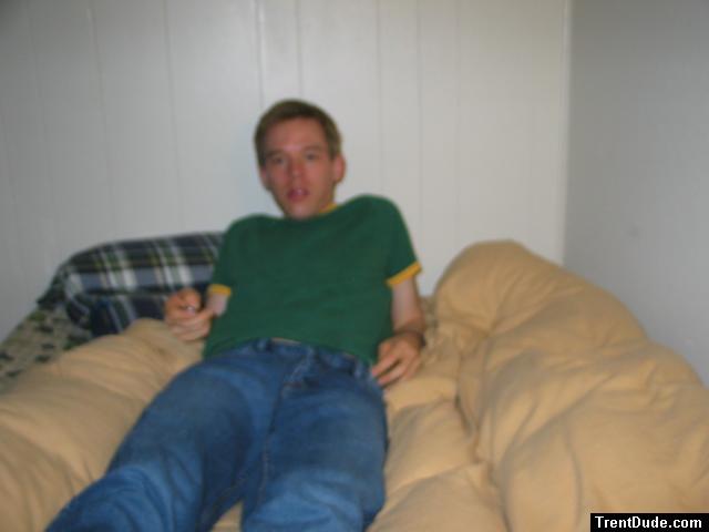 relaxing in  Quiksilver Jeans, green shirt