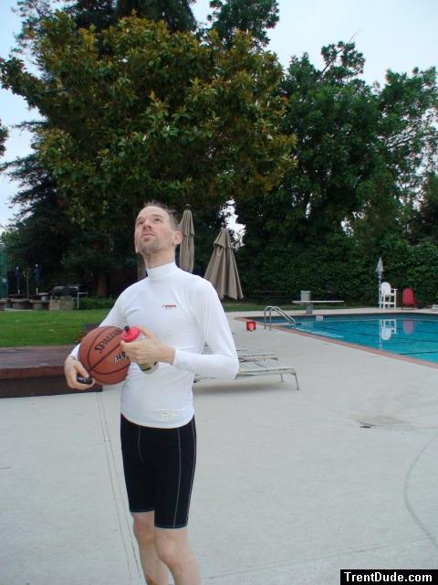 Dolfin Jammer at the pool