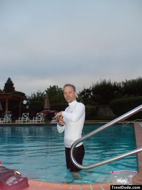 Dolfin Jammer at the pool