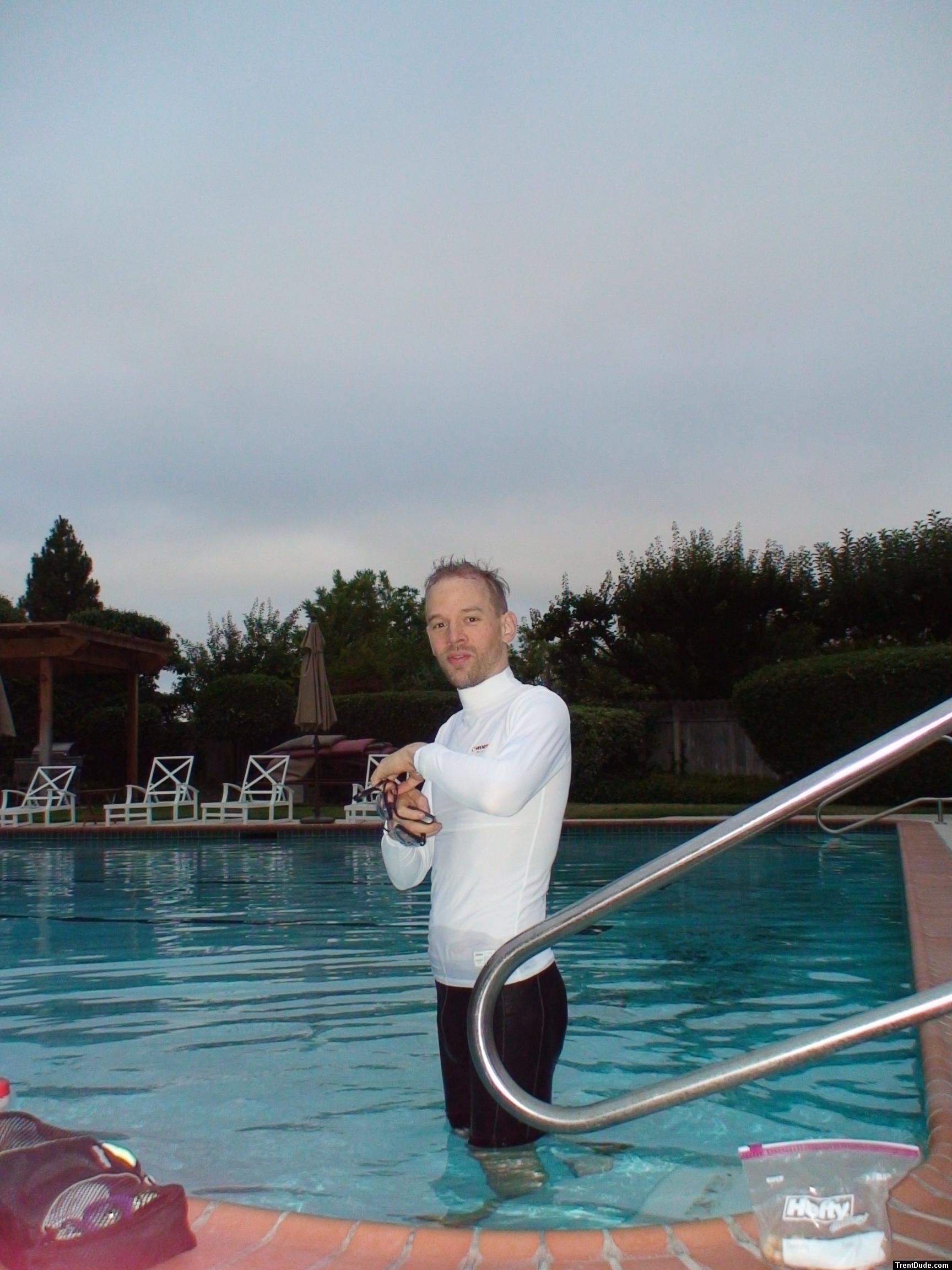 Dolfin Jammer at the pool