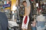 HSHIRTLESS-WHITE PANTS