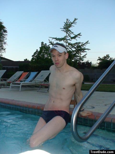 sitting - Blue/Red stripes Speedo