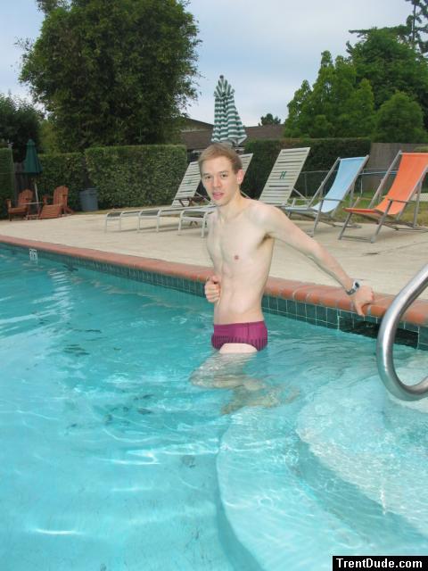 Getting ready to swim in a Speedo Aquablade! (best)