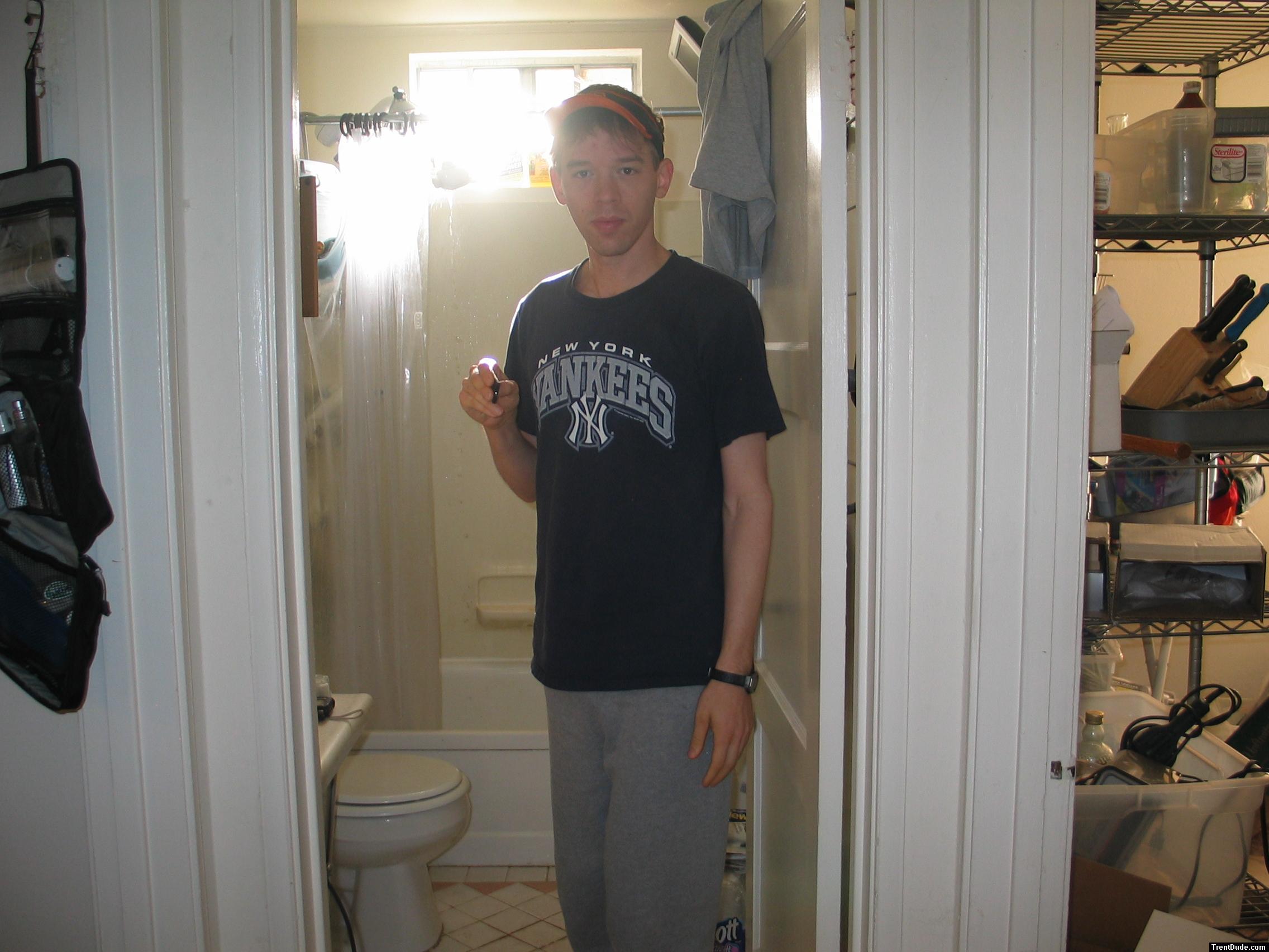 NY Yankes shirt and Giants hat?