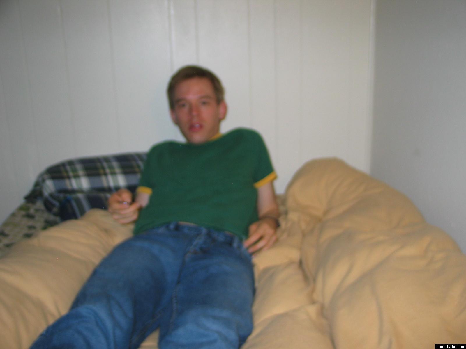 relaxing in  Quiksilver Jeans, green shirt