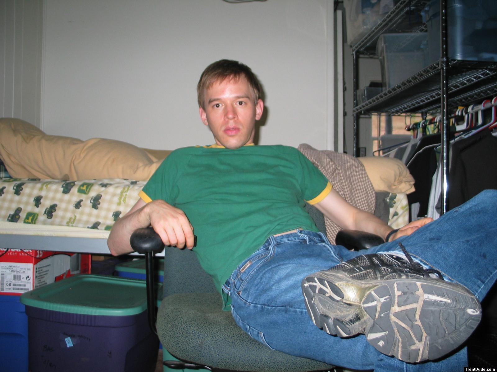 Quiksilver Jeans, Green shirt, black Asics gel shoes