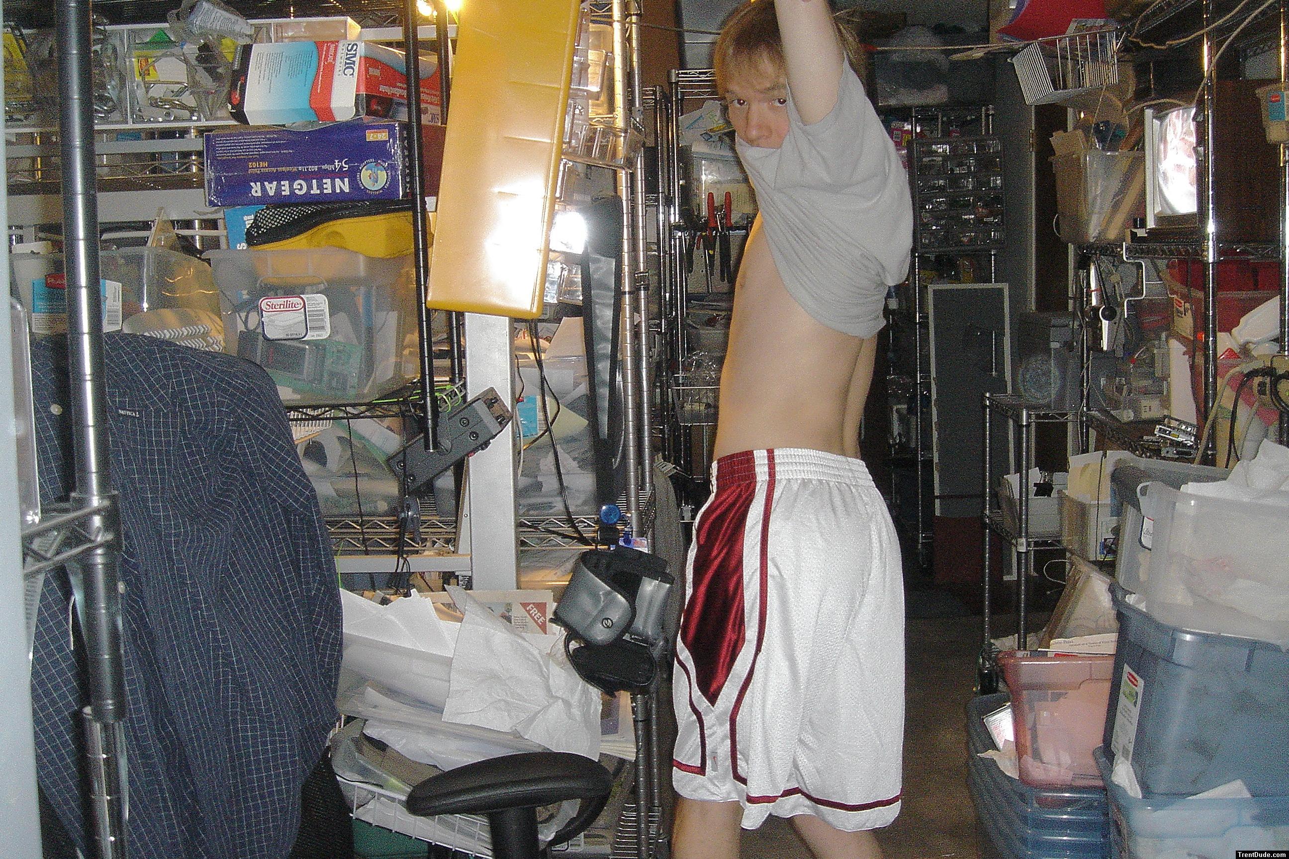 HSHIRTLESS-WHITEPANTS