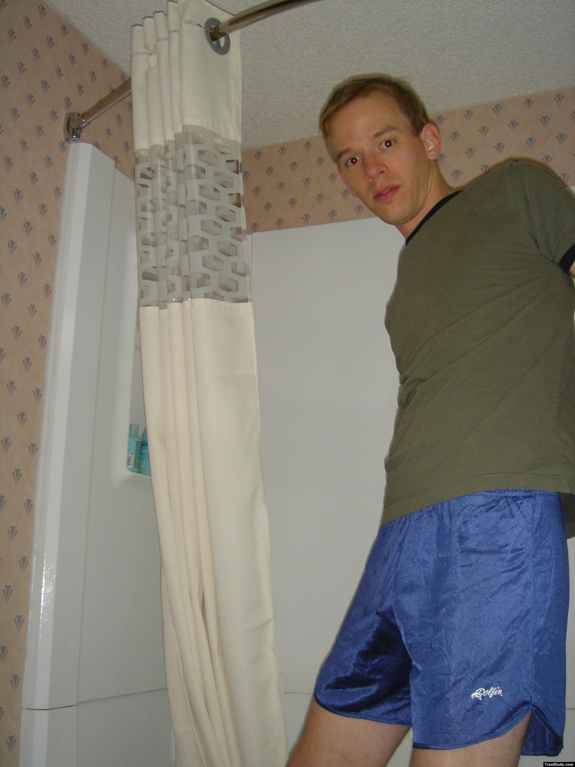 yep, i agree, nice shower curtain.