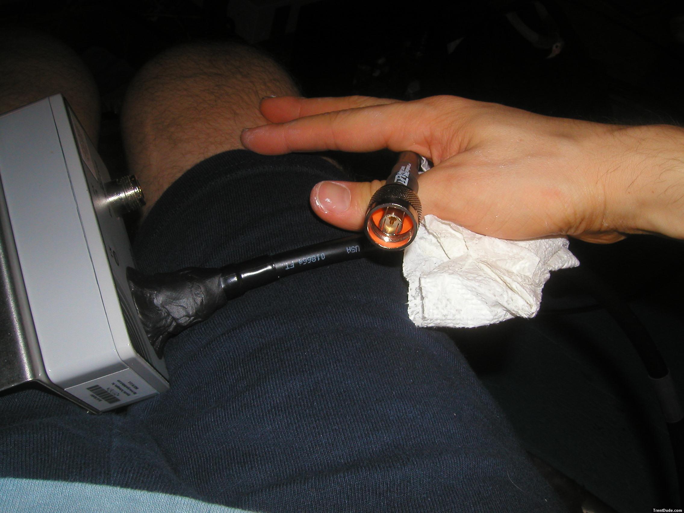 Resting an antenna on the leg - closeup