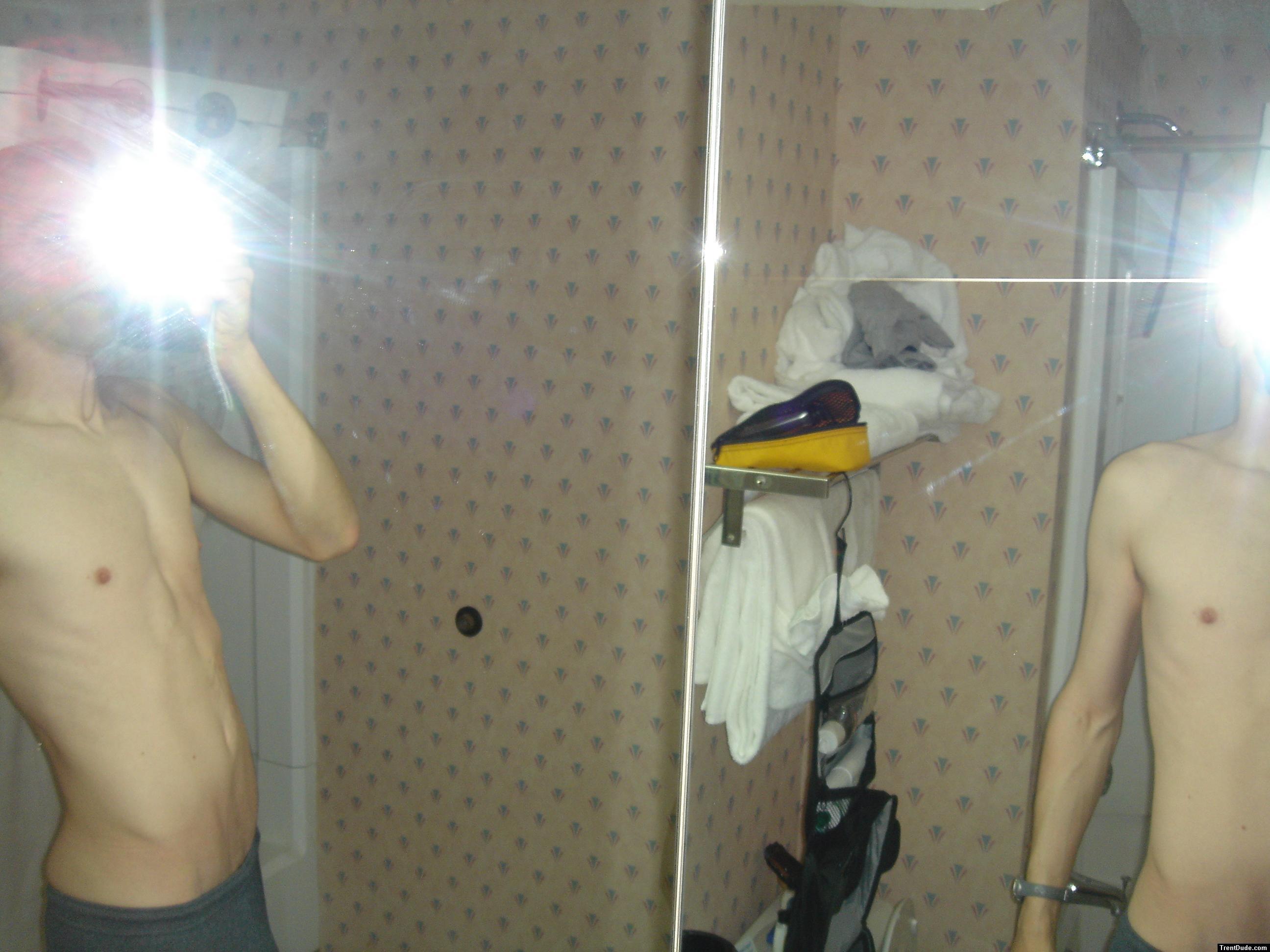 The big mirror is nice.
