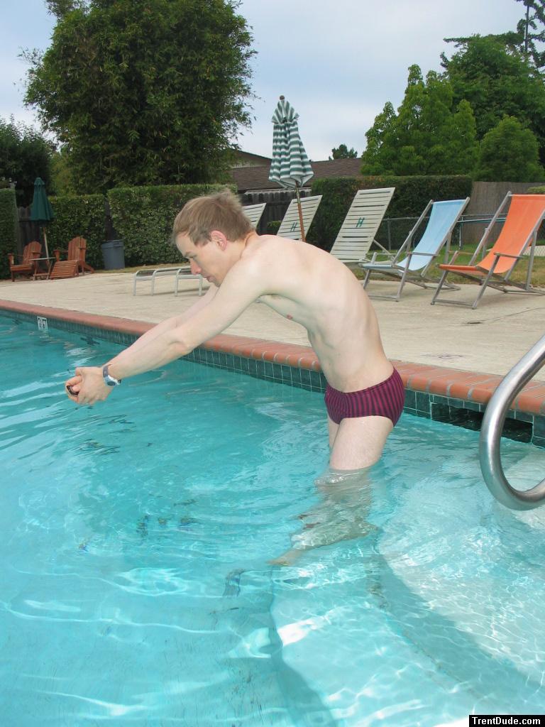 Arm stretches in a Speedo Aquablade