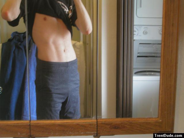 MIrror photo and sweat shorts