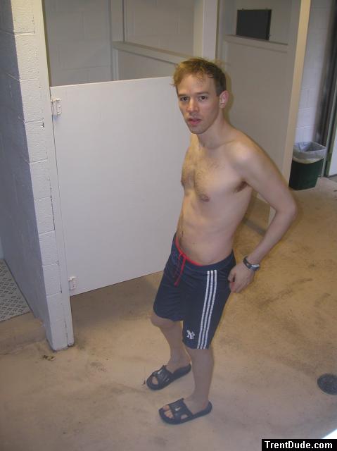 Addidas NY Yankes shorts, slippers